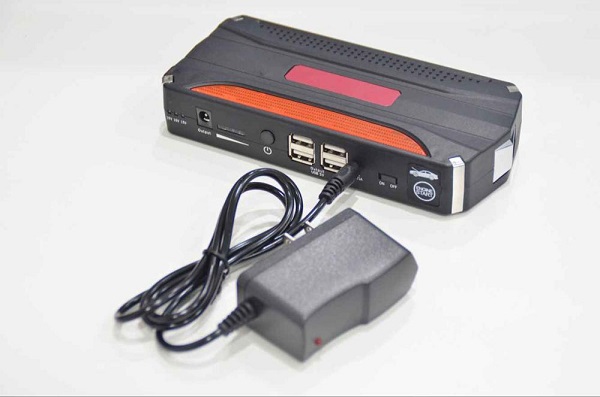 Εκκινητής Power Bank με LED Φακό & 4 USB Θύρες 68800 mAh - Jump Starter Τροφοδοτικό - Φορτίζει από Κινητό μέχρι Αυτοκίνητο