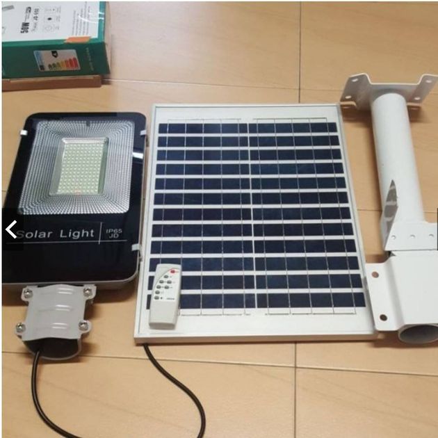 Ηλιακός Αδιάβροχος Προβολέας Δρόμου 50W - Σύστημα Φωτισμού Εξωτερικού Χώρου με 100 LED Ηλιακός Αδιάβροχος Προβολέας Δρόμου 50W - Σύστημα Φωτισμού Εξωτερικού Χώρου με 100 LED