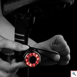 Antusi Αδιάβροχο Επαναφορτιζόμενο Οπίσθιο Φανάρι LED Ποδηλάτου με 7 Χρώματα Φωτισμού & 5 Λειτουργίες Φωτισμού Q1 - Μαύρο