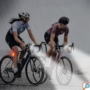 Αδιάβροχο Ηλιακό Επαναφορτιζόμενο Φως Ποδηλάτου 350LM - Κόρνα 120dB με 3 Λειτουργίες Φωτισμού - Μαύρο/ Κόκκινο