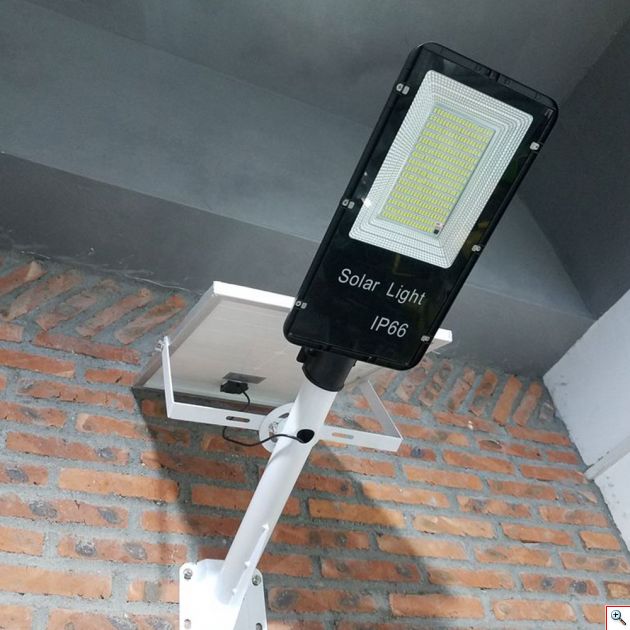 Ηλιακός Αδιάβροχος Προβολέας Δρόμου 50W Floodlight Series - Σύστημα Φωτισμού Εξωτερικού Χώρου με 68 LED