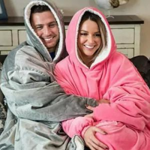 SoftHug Φλις Κουβέρτα με Μανίκια, Κουκούλα & Ζεστό Γουνάκι - Oversized Φούτερ για το σπίτι