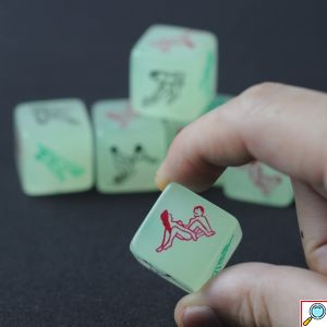 Ερωτικό Παιχνίδι - Ζάρια Ερωτικών Στάσεων που Φωσφορίζουν στο Σκοτάδι