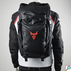 Υπερανθεκτική Αδιάβροχη Επεκτεινόμενη Τσάντα - Σακίδιο Πλάτης Κράνους Μηχανής Motocentric® σε Διάφορα Χρώματα