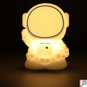 Διακοσμητικό Φωτιστικό Σιλικόνης Αστροναύτης με USB 10 cm x 13,5 cm x 9 cm