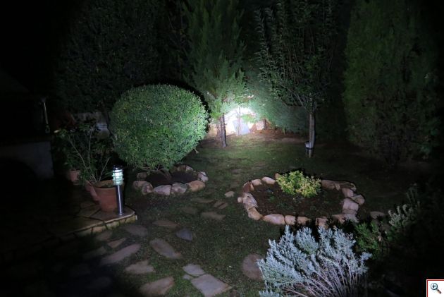 Επαναφορτιζόμενος Διπλός Φακός & Φωτιστικό LED - Απευθείας Σύνδεση Φόρτιση σε Πρίζα