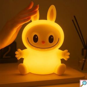 Επαναφορτιζόμενο USB Παιδικό Φωτιστικό με LED 7 Χρωμάτων Εμπνευσμένο από τα Τερατάκια Labubu