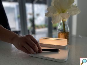 Πολυλειτουργική Βάση Φόρτισης με Αποσπώμενο Μαγνητικό LED και Λειτουργία Απολύμανσης Μικρών Αντικειμένων