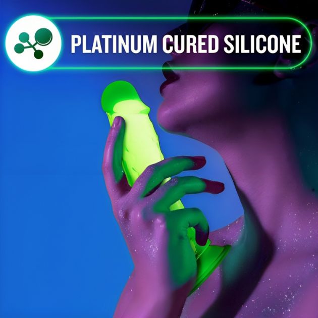 Neon Φωσφοριζέ Ρεαλιστικό Dildo Σιλικόνης με Ραβδώσεις & Ισχυρή Βεντούζα - Glow In The Dark