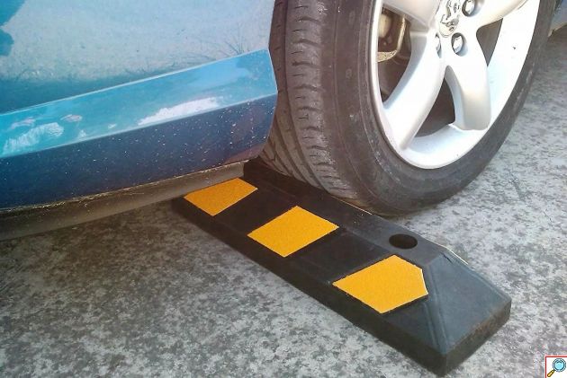 Στοπ Τροχών Αυτοκινήτων με Ανακλαστήρες για Δρόμο και Παρκινγκ 55 x 15 x 10cm